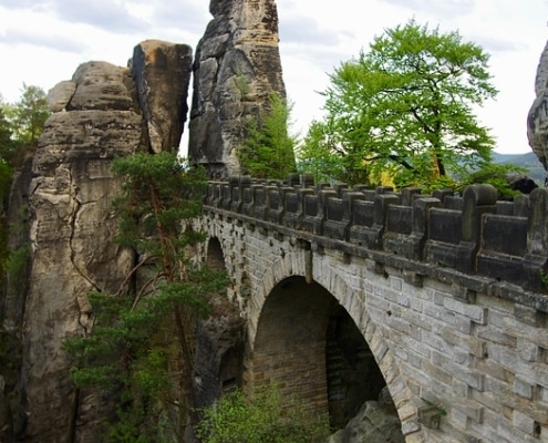 Die Basteibrücke ist eine Sandsteinfelsenformation im Elbsandsteingebirge in Deutschland.