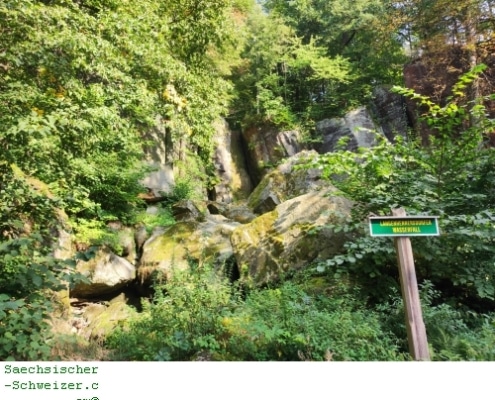 Der Langenhennersdorfer Wasserfall: Ein Naturspektakel in der Sächsischen Schweiz